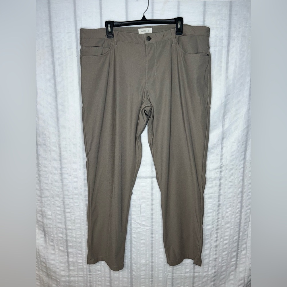 RYE 51 Pants Mens 42x30 Khaki Tan Six Pocket Straight Leg Stretch Performance